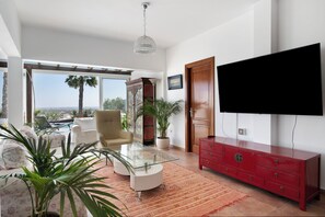 Télévision, livres, chaßne hi-fi