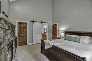 4 soverom, strykejern/-brett, wi-fi og sengetøy