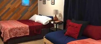 Mandala Studio. Quiet comfortable space near downtown San Antonio. Pets welcome