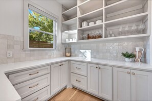 Interior - Lux Haus Bentonville, Momentary Views & Bike Trail (Bentonville)