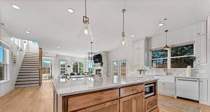 Lux Haus Bentonville, Momentary Views & Bike Trail