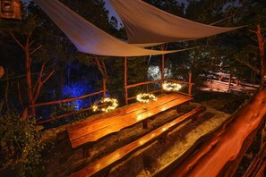 Outdoor dining - Secluded 1,200 SF Casita in Idyllic Hill Country Setting Minutes From Downtown (Austin)