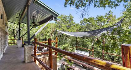 Secluded 1,200 SF Casita in Idyllic Hill Country Setting Minutes From Downtown