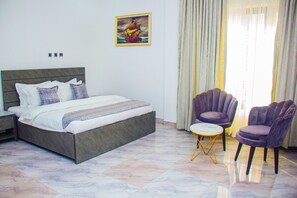 4 Schlafzimmer, Bügeleisen/Bügelbrett, WLAN, Bettwäsche