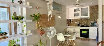 Tropical Relaxed and Cozy Apartment in upscale residential neighborhood