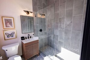 Hair dryer, towels - Speakeasy Queen Suite (Rm 3) (Nevada City)