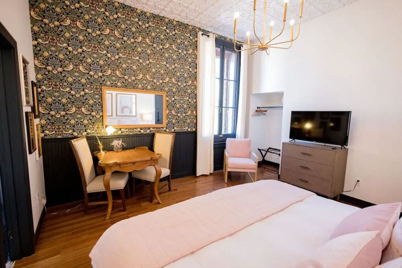 1 bedroom, desk, free WiFi, bed sheets