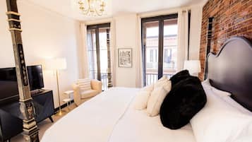 1 habitación, escritorio, wifi gratis y ropa de cama