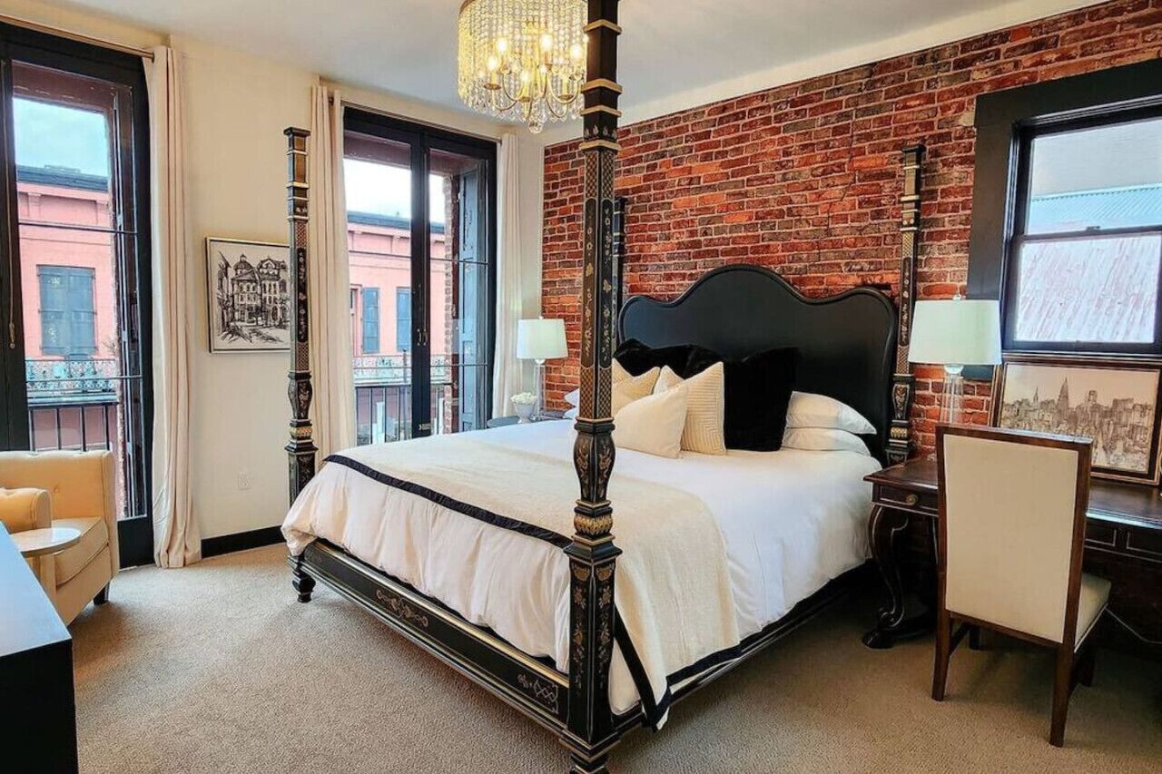 1 bedroom, desk, iron/ironing board, WiFi (free)