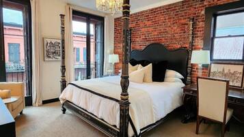 1 bedroom, desk, iron/ironing board, WiFi (free)