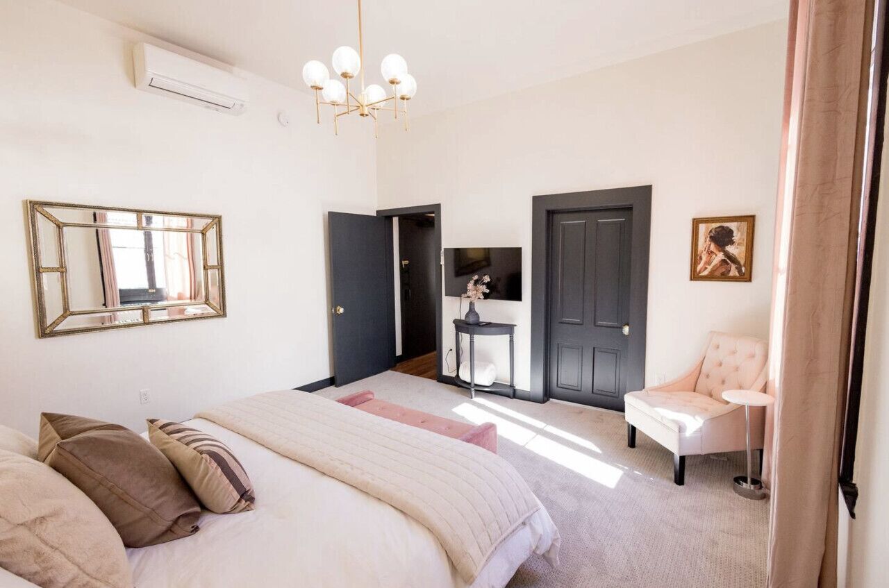 2 habitaciones, tabla de planchar con plancha y wifi gratis 