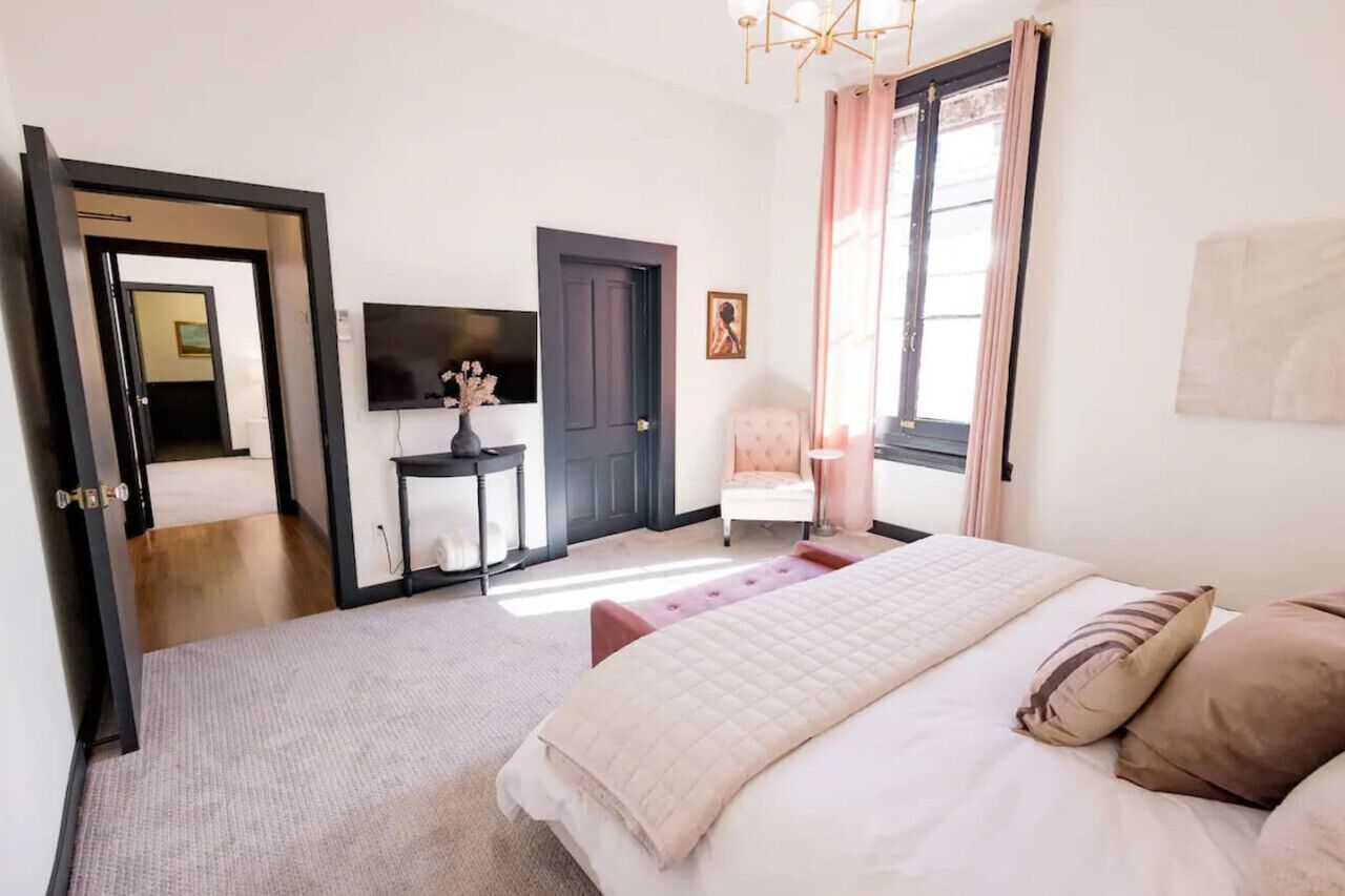 2 habitaciones, tabla de planchar con plancha y wifi gratis 