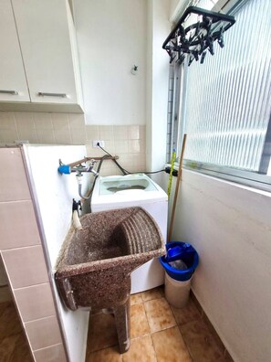 Bathroom - Apartamento Aconchegante no Centro de Mongaguá a Beira mar (Jardim Marina Mongaguá)