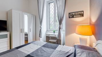 3 Schlafzimmer, Schreibtisch, Bügeleisen/Bügelbrett, WLAN