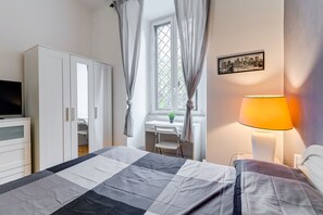 3 室のベッドルーム、デスク、アイロン / アイロン台、WiFi