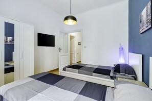 3 bedrooms, desk, iron/ironing board, WiFi