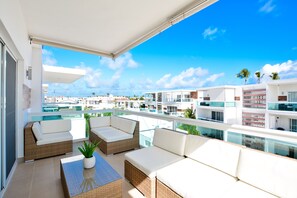 Property grounds - Gorgeous 2 Bedroom, 2.5 bath, 4th level condo with elevator.  (Punta Cana)