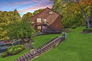 Exterior - SkyLift Lodge | Modern Ski Mountain Luxury Lodge (Vernon)