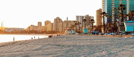 Beach nearby, sun-loungers, beach towels