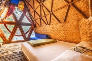 1 bedroom, iron/ironing board, WiFi, bed sheets - Nemo: Premium Luxury AC Cottage in Vagator

 (Vagator)