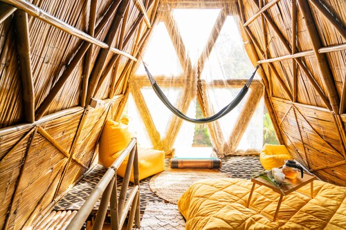 Chakra: Premium Retro AC Cottage in Vagator

