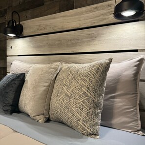 4 bedrooms, desk, iron/ironing board, free WiFi