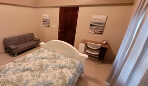 2 Schlafzimmer, Schreibtisch, Bügeleisen/Bügelbrett, kostenloses WLAN
