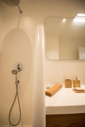 Panoramic House | Bathroom