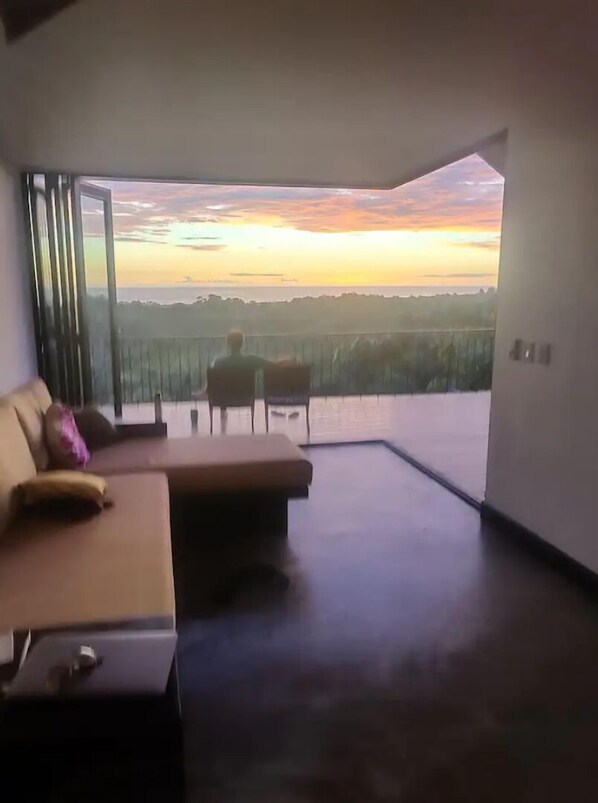 Smart TV - Villa in gated Community Vista Bella Marbella. Secluded yet close to beaches! (Santa Cruz)