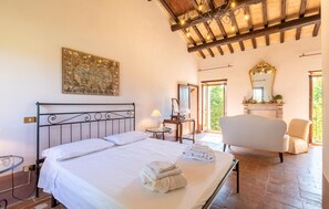 5 Schlafzimmer, Reisekinderbett, kostenloses WLAN, Bettwäsche