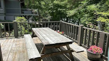 屋外ダイニングエリア