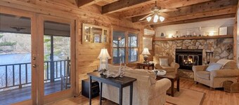 Waterfront Lake Glenville Log Cabin Home. Minutes from hiking and Cashiers, NC
