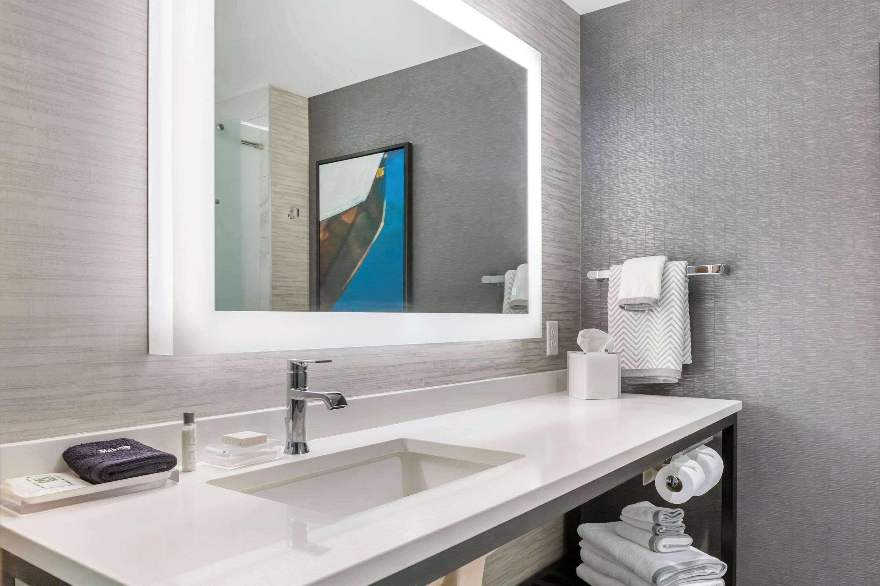 Photo - Cambria Hotel Niagara Falls