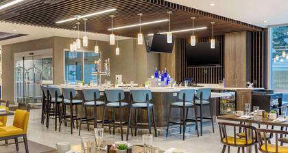 Cambria Hotel Niagara Falls