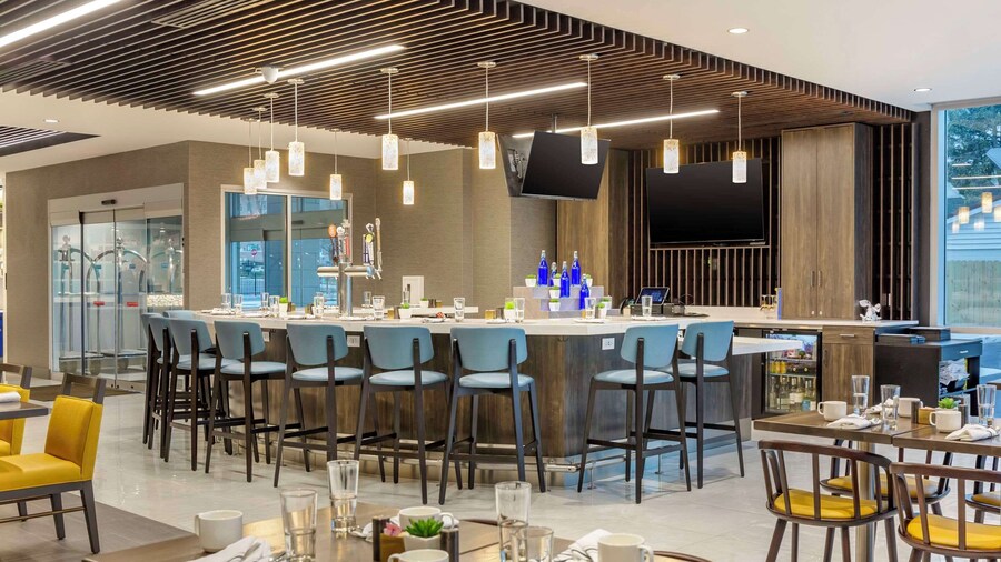 Cambria Hotel Niagara Falls