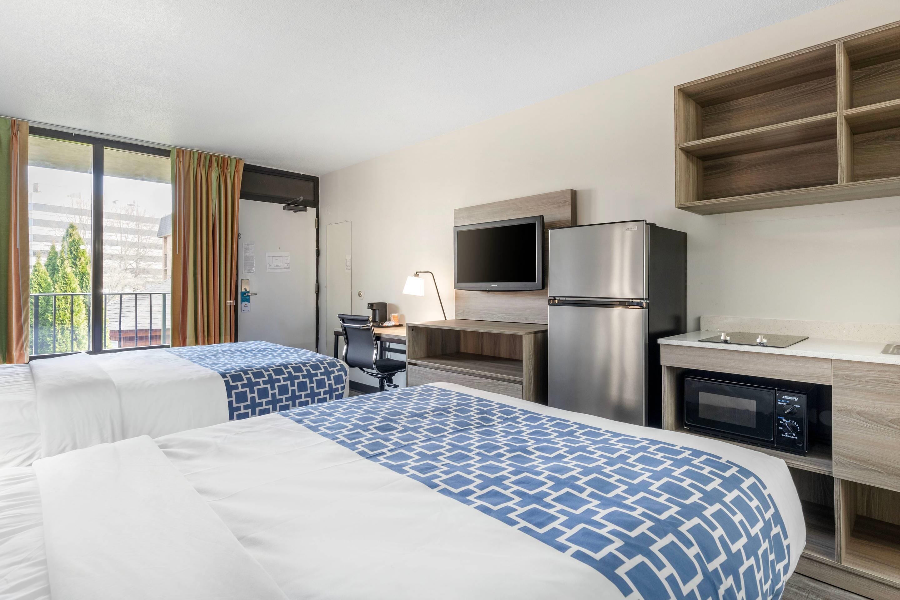 Photo - Suburban Studios Tysons Corner