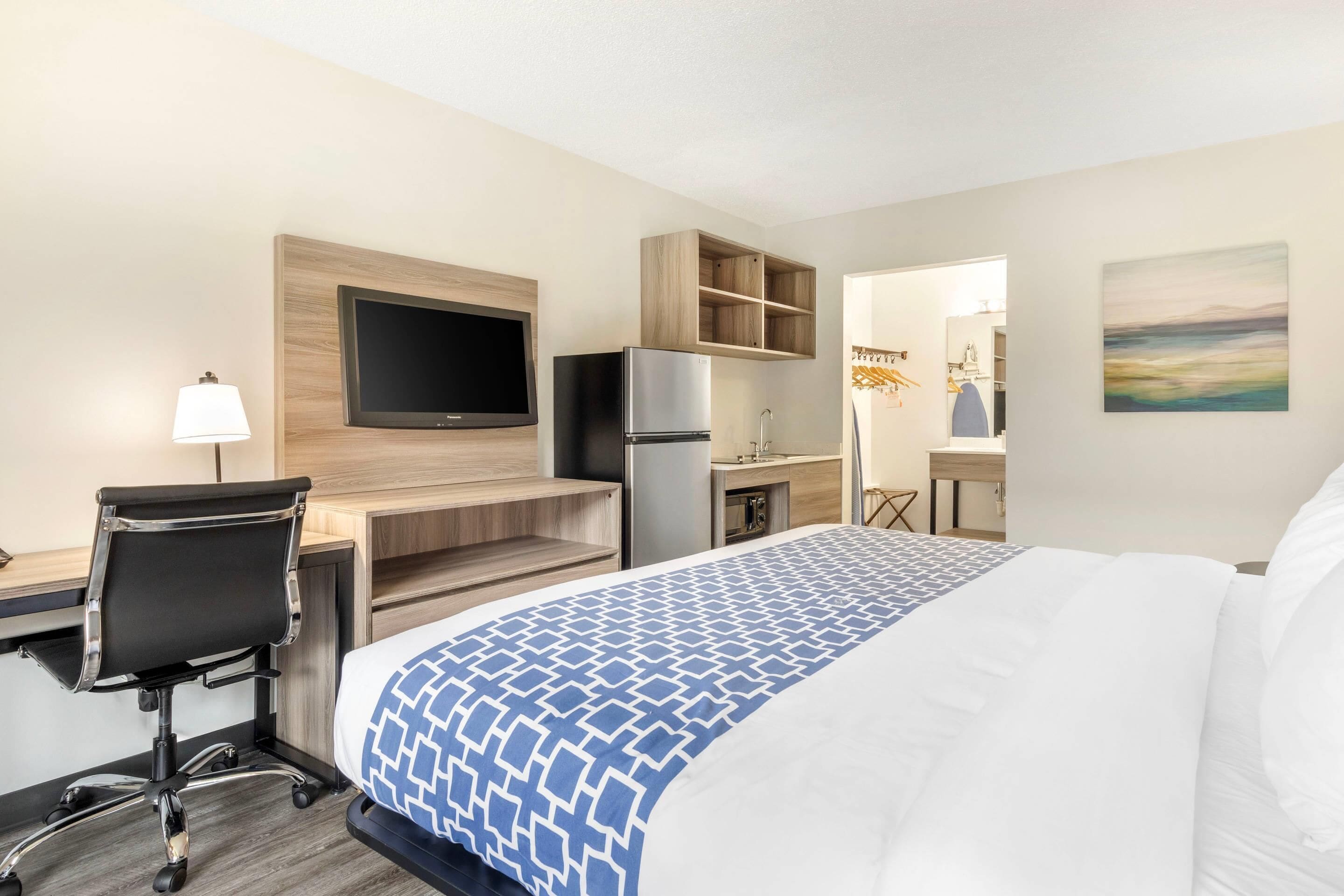 Photo - Suburban Studios Tysons Corner