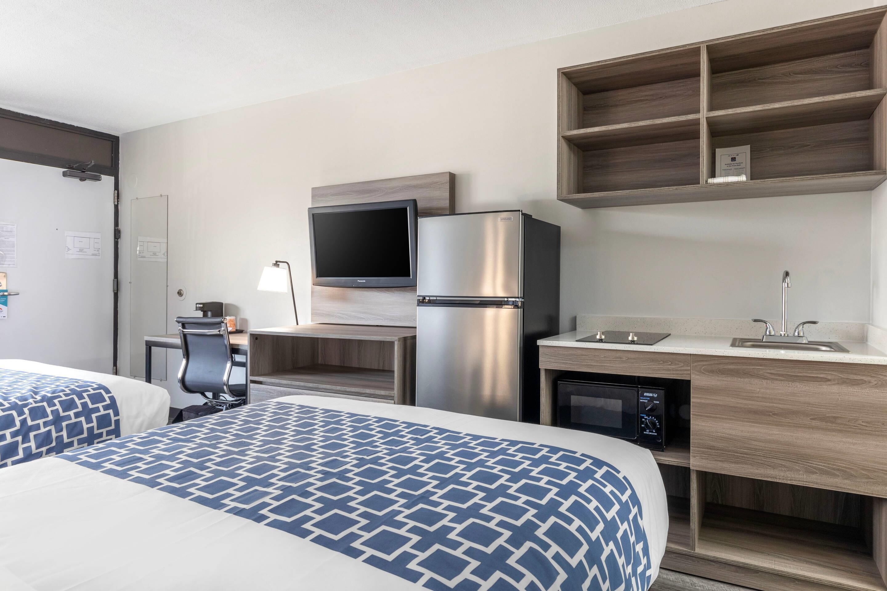 Photo - Suburban Studios Tysons Corner