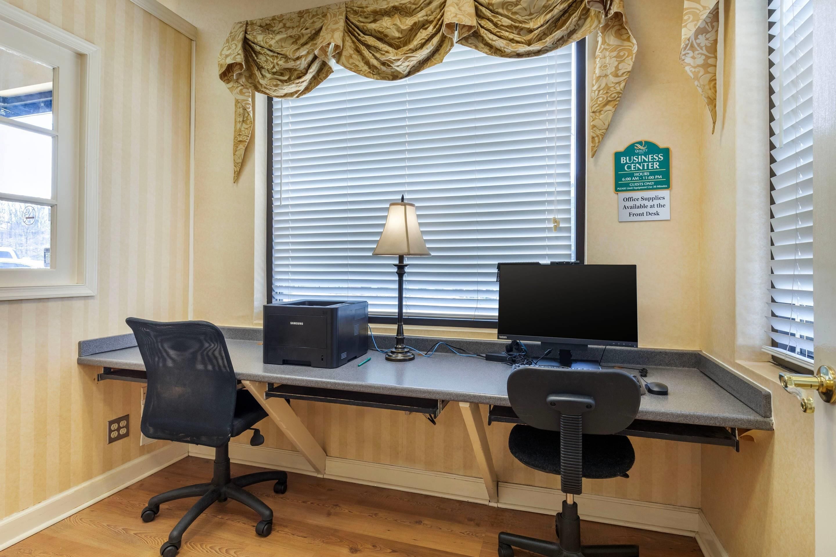 Photo - Suburban Studios Tysons Corner