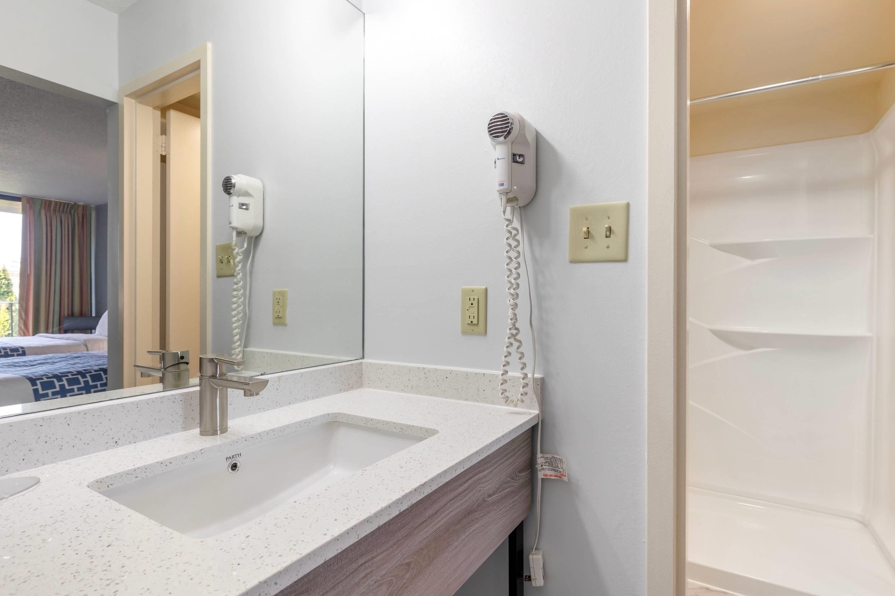 Photo - Suburban Studios Tysons Corner
