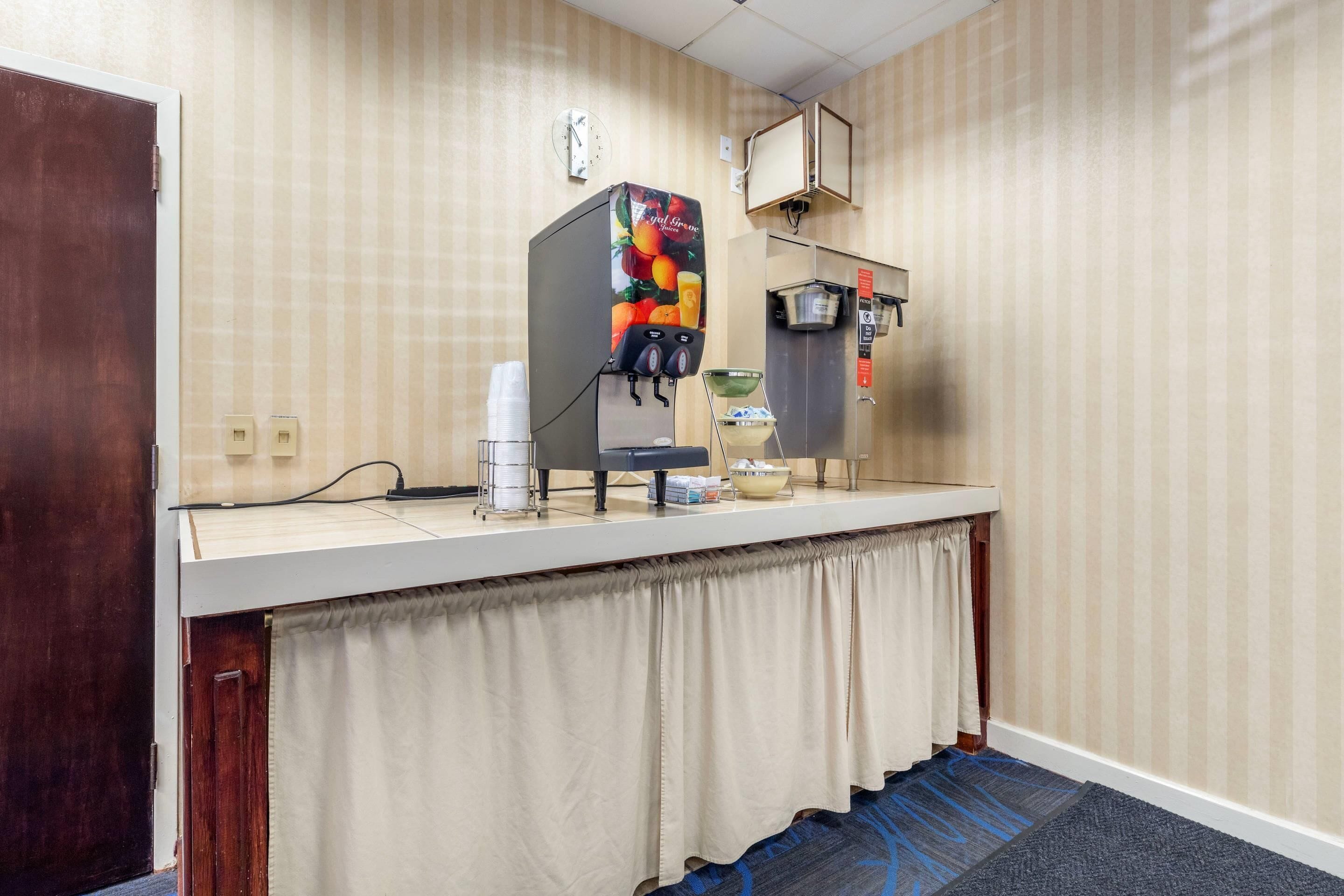 Photo - Suburban Studios Tysons Corner