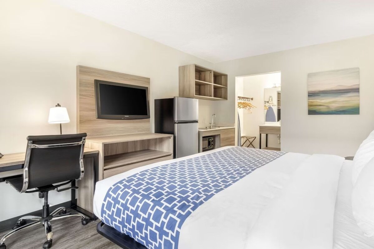 1 King Bed Efficiency Nonsmoking Accessible