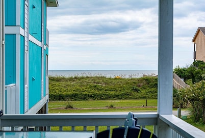 Whale Yeah! Ocean Views and Private Beach Access