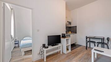 1 chambre, fer et planche Ă repasser, Wi-Fi gratuit, draps fournis