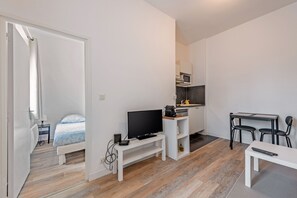 1 slaapkamer, een strijkplank/strijkijzer, gratis wifi, beddengoed