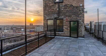 Regal Stylish Loft Rooftop|13 mins DT |4 mins Lake