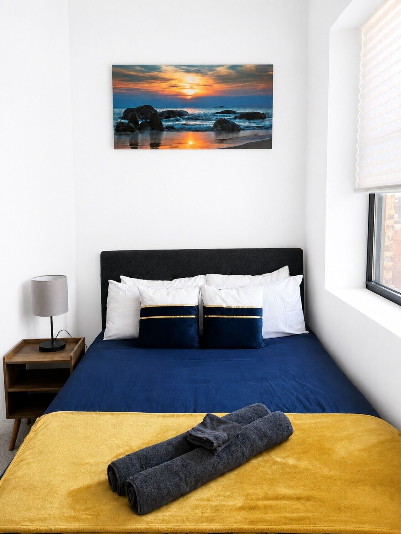 1 habitación, escritorio, tabla de planchar con plancha y wifi 