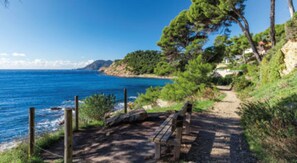 Beach nearby - Studio for 4 People with Balcony, 10 Minutes from the Beach, in the Heart of the Village (Saint-Mandrier-sur-Mer)