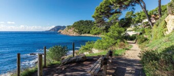Studio for 4 People with Balcony, 10 Minutes from the Beach, in the Heart of the Village