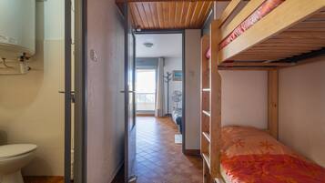 1 bedroom, iron/ironing board, WiFi